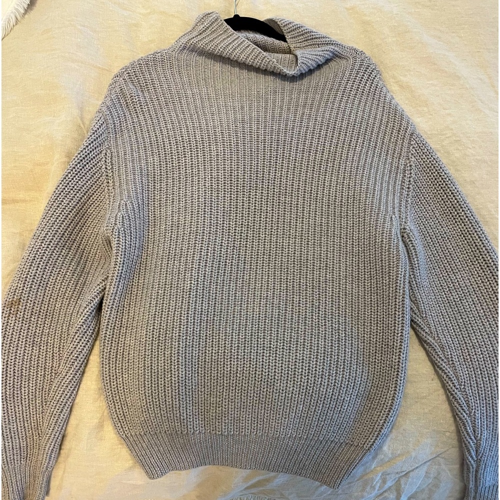 Aritizia turtleneck sweater